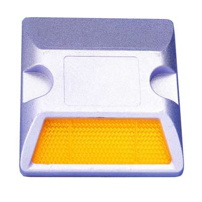 Owleye high load bearing highway reflector reflective road stud